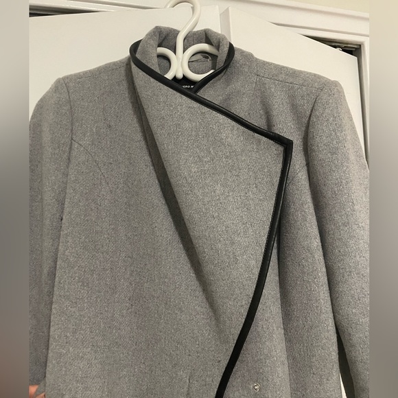 Vero Moda winter dress jacket! Warm, adorable and only very gently used - Picture 3 of 6